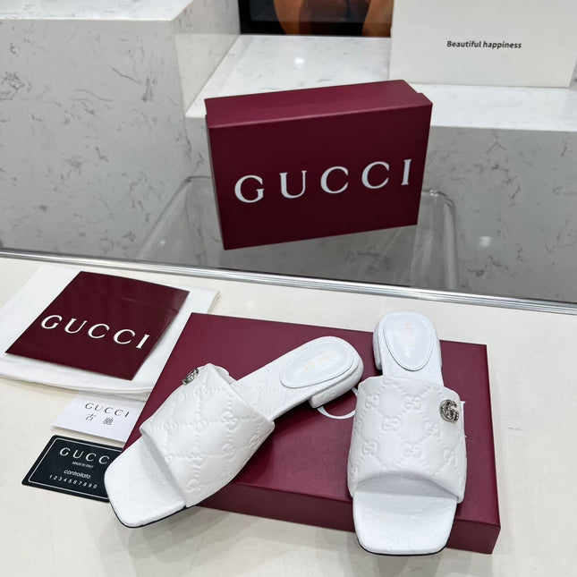 GG CASUAL SLIPPERS IN WHITE CALFSKIN LOGO EMBOSSING