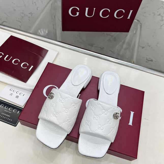 GG CASUAL SLIPPERS IN WHITE CALFSKIN LOGO EMBOSSING
