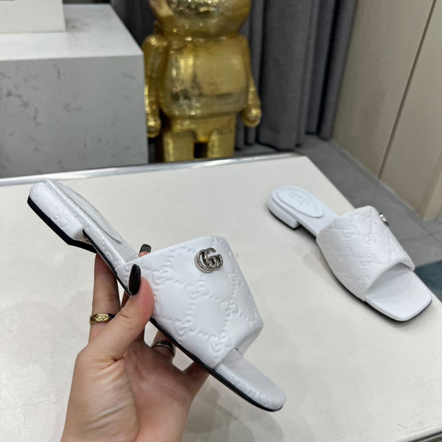 GG CASUAL SLIPPERS IN WHITE CALFSKIN LOGO EMBOSSING