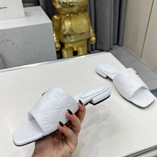 GG CASUAL SLIPPERS IN WHITE CALFSKIN LOGO EMBOSSING