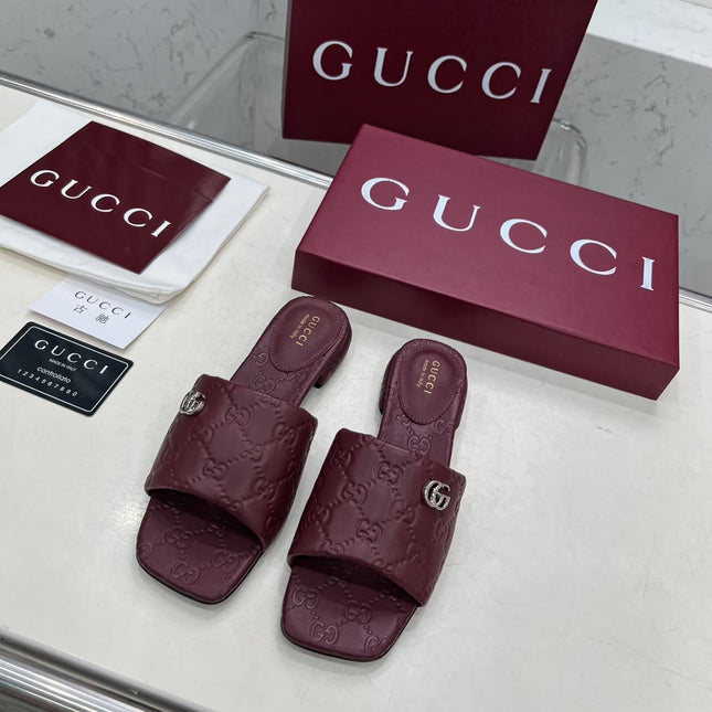 GG CASUAL SLIPPERS IN BURGUNDY RED CALFSKIN LOGO EMBOSSING