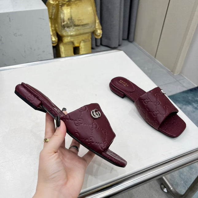 GG CASUAL SLIPPERS IN BURGUNDY RED CALFSKIN LOGO EMBOSSING