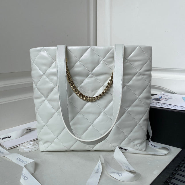 CC LARGE 33 HOBO SHOPPING BAG IN WHITE CALFSKIN