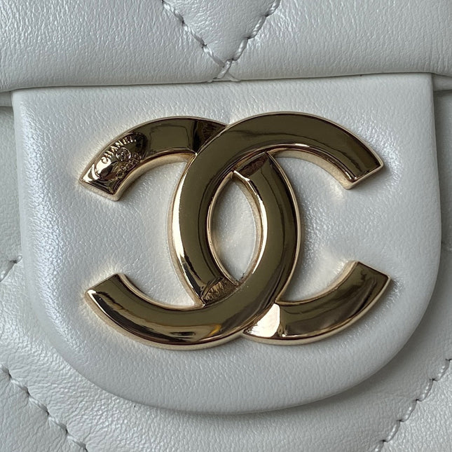 CC LARGE 33 HOBO SHOPPING BAG IN WHITE CALFSKIN