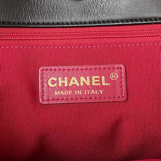 CC LARGE 33 HOBO SHOPPING BAG IN BLACK CALFSKIN