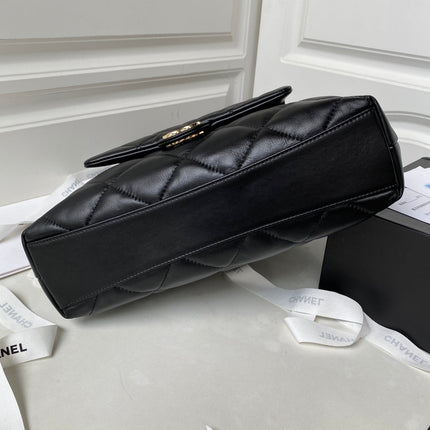 CC LARGE 33 HOBO SHOPPING BAG IN BLACK CALFSKIN