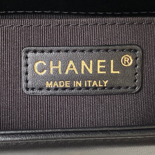 CHANEL 25S LEBOY 20 CM IN BLACK LAMBSKIN WITH GOLD HARDWARE