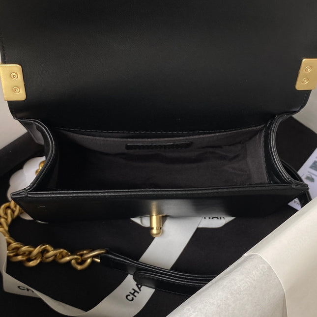 CHANEL 25S LEBOY 20 CM IN BLACK LAMBSKIN WITH GOLD HARDWARE
