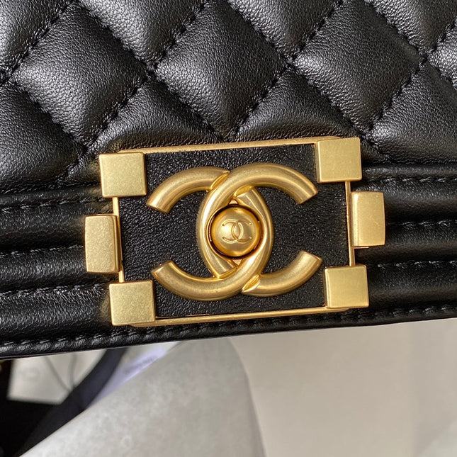 CHANEL 25S LEBOY 20 CM IN BLACK LAMBSKIN WITH GOLD HARDWARE