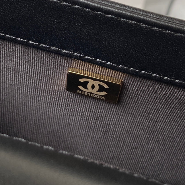 CHANEL 25S LEBOY 20 CM IN BLACK LAMBSKIN WITH GOLD HARDWARE
