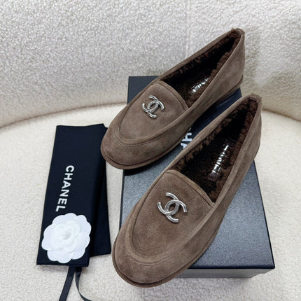 LOAFER IN CHOCOLATE BROWN SUEDE AND WOOL LINING