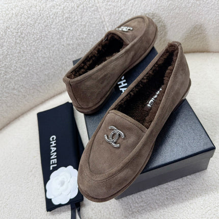 LOAFER IN CHOCOLATE BROWN SUEDE AND WOOL LINING