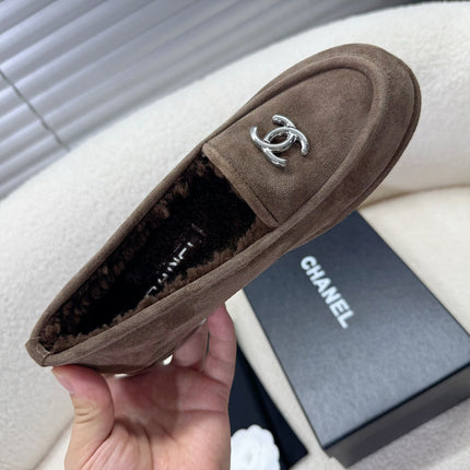 LOAFER IN CHOCOLATE BROWN SUEDE AND WOOL LINING