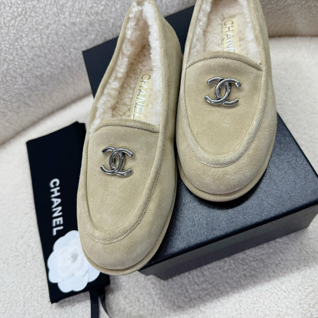 LOAFER IN ECRU TAN SUEDE AND WOOL LINING