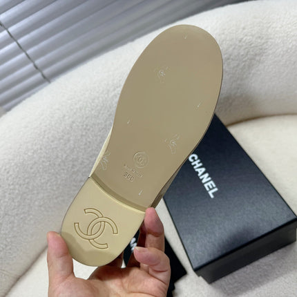 LOAFER IN ECRU TAN SUEDE AND WOOL LINING