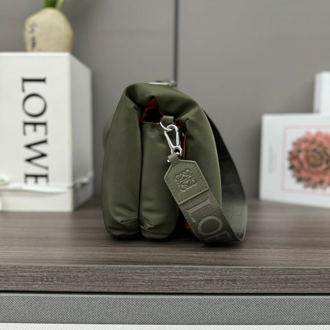 LOE MINI PUFFER GOYA 23 BAG IN ARMY GREEN NAPPA LAMBSKIN