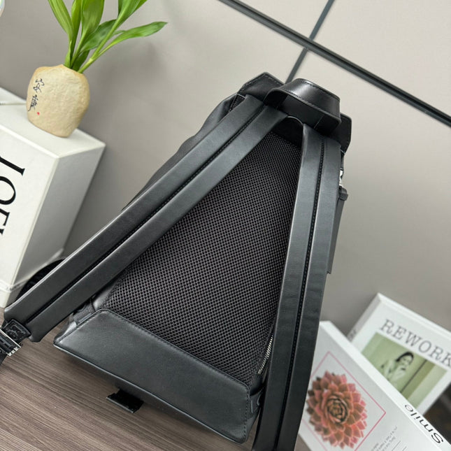 LOE 41 SMALL CONVERTIBLE BACKPACK IN BLACK CLASSIC CALFSKIN
