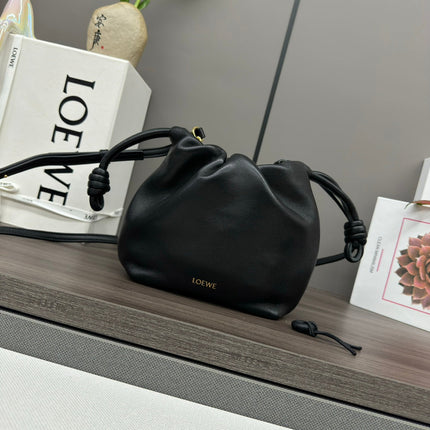 LOE 23 FLAMENCO PURSE BUCKET IN BLACK LAMBSKIN