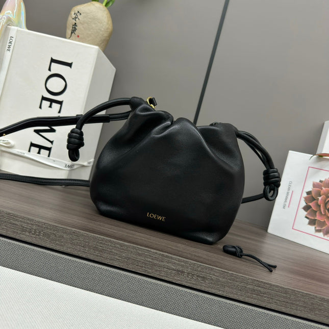 LOE 23 FLAMENCO PURSE BUCKET IN BLACK LAMBSKIN