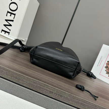 LOE 23 FLAMENCO PURSE BUCKET IN BLACK LAMBSKIN