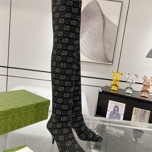 THIGH HIGH BOOTS IN BLACK KNITTED FABRIC