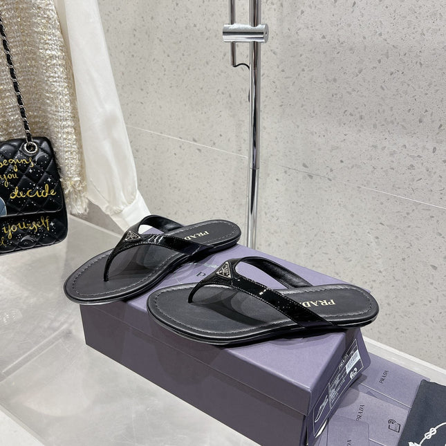 PRA PATENT LEATHER THONG SLIPPER BLACK