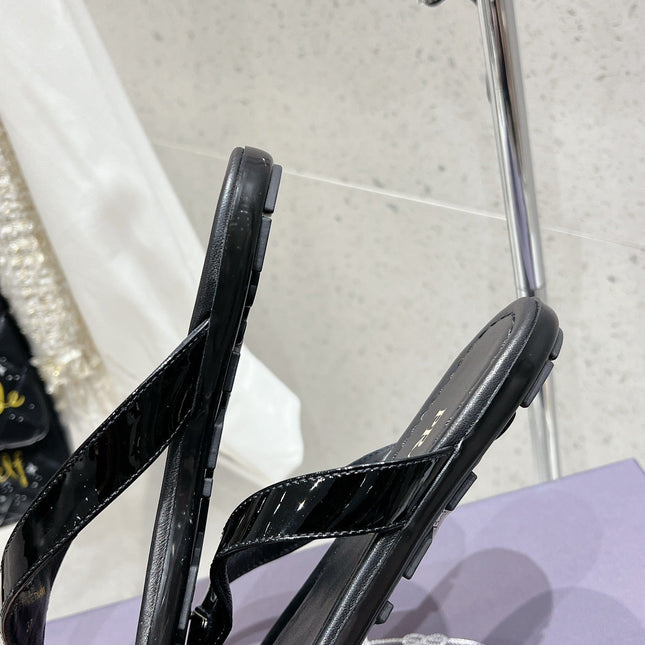 PRA PATENT LEATHER THONG SLIPPER BLACK