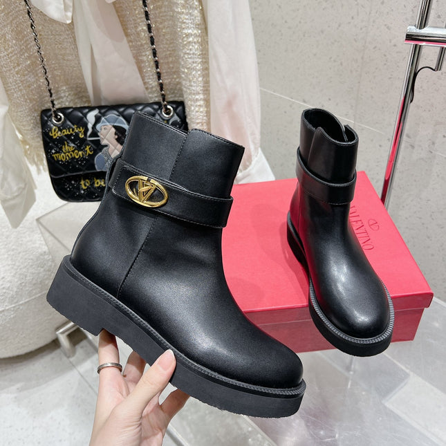 VLOGO SIGNATURE BLACK CALFSKIN ANKLE BOOT 30MM