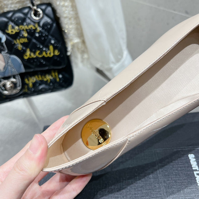 BALLERINA FLATS IN BEIGE CREAM PATENT CALFSKIN