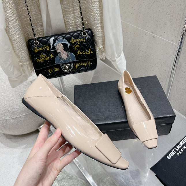 BALLERINA FLATS IN BEIGE CREAM PATENT CALFSKIN