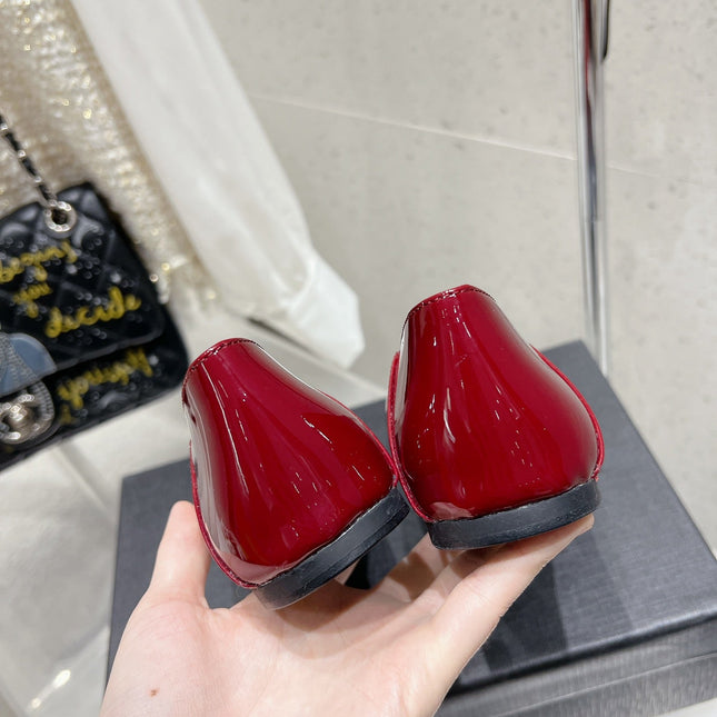 BALLERINA FLATS IN RUBY RED PATENT CALFSKIN