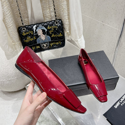 BALLERINA FLATS IN RUBY RED PATENT CALFSKIN