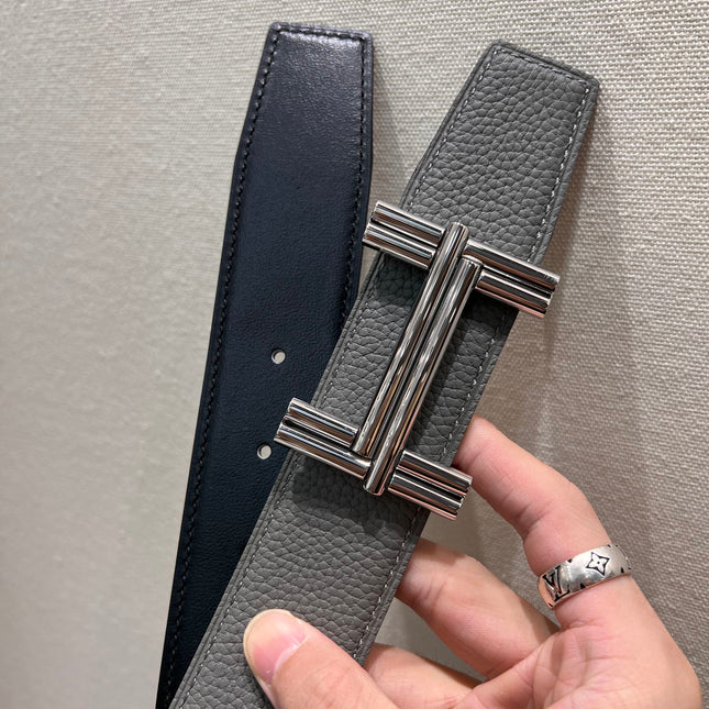 HM TRAVERSE BELT BUCKLE & REVERSIBLE GRAY AND BLACK LEATHER STRAP 38 MM SILVER HARDWARE