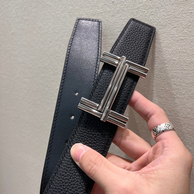 HM TRAVERSE BELT BUCKLE & REVERSIBLE BLACK LEATHER STRAP 38 MM SILVER HARDWARE