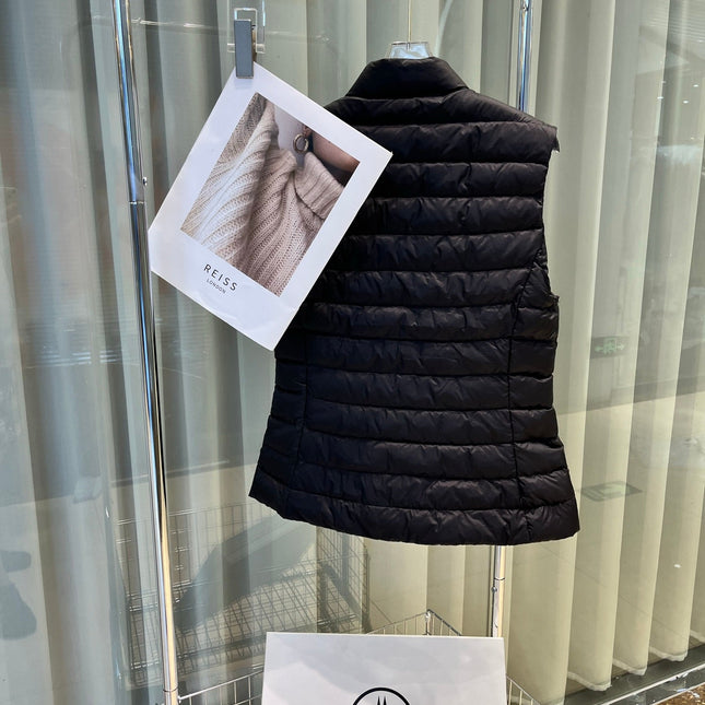 MONCLER 25S DOWN VEST IN BLACK 008