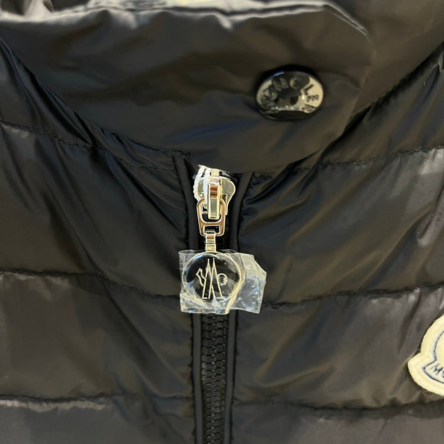 MONCLER 25S DOWN VEST IN BLACK 008