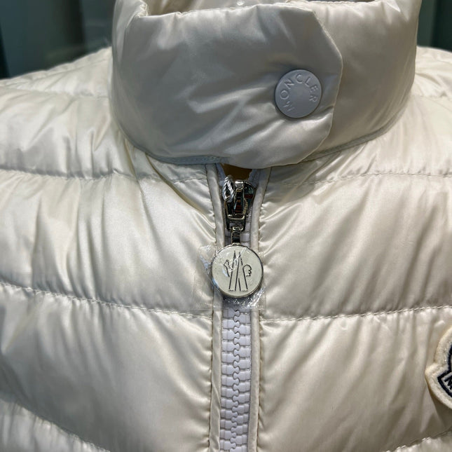 MONCLER 25S DOWN VEST IN WHITE 007