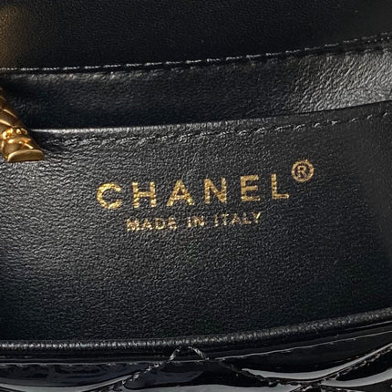 CHANEL 25S FLAP BAG 18 CM IN BLACK PATENT LAMBSKIN WITH TOP HANDLE