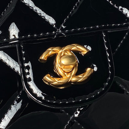 CHANEL 25S FLAP BAG 21 CM IN BLACK PATENT LAMBSKIN WITH TOP HANDLE