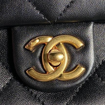 SMALL FLAP BAG 21 IN BLACK CALFSKIN GOLD DOUBLE C THICK CHAIN
