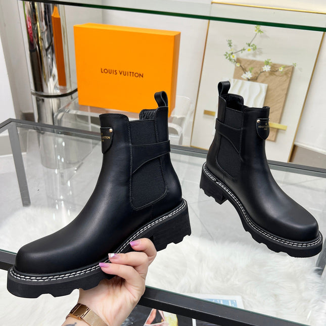 LV WOMEN'S SHORT BOOTS IN BLACK CALFSKIN