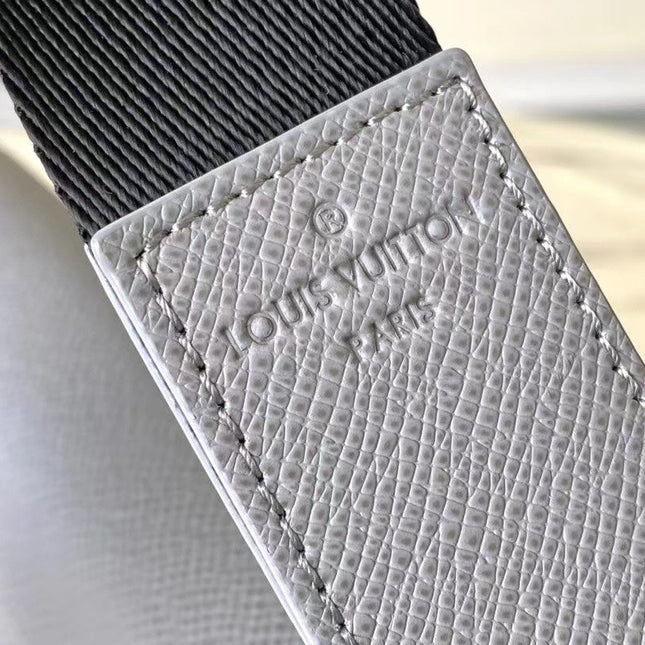 DISTRICT PM 26 IN DOVE GRAY CALFSKIN