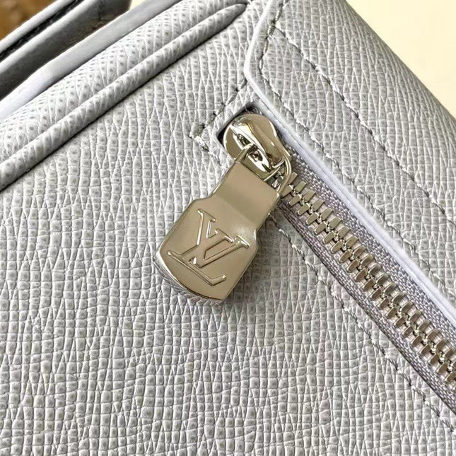DISTRICT PM 26 IN DOVE GRAY CALFSKIN
