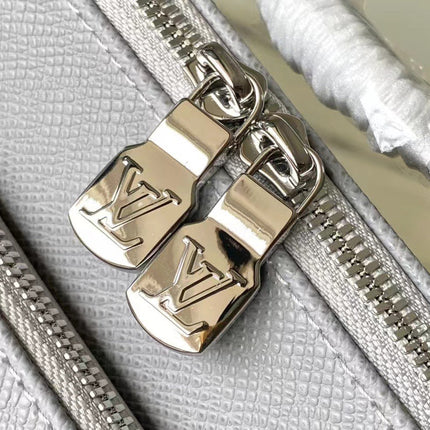  AVENUE MESSENGER 22 IN HARBOR GRAY CALFSKIN