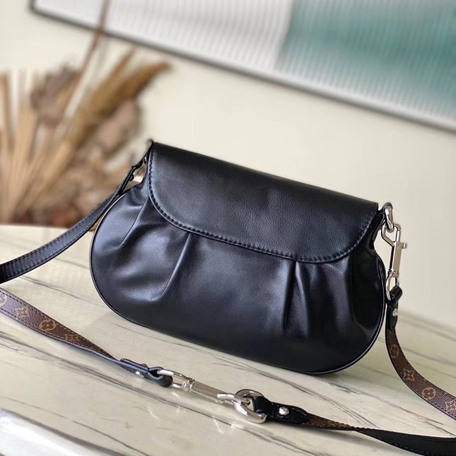 SUNSET VIBE 27 IN BLACK LAMBSKIN AND MONOGRAM CANVAS SILVER BUCKLE