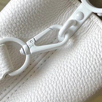 CAPUCINES EAST-WEST MINI 21 IN WHITE TAURILLON
