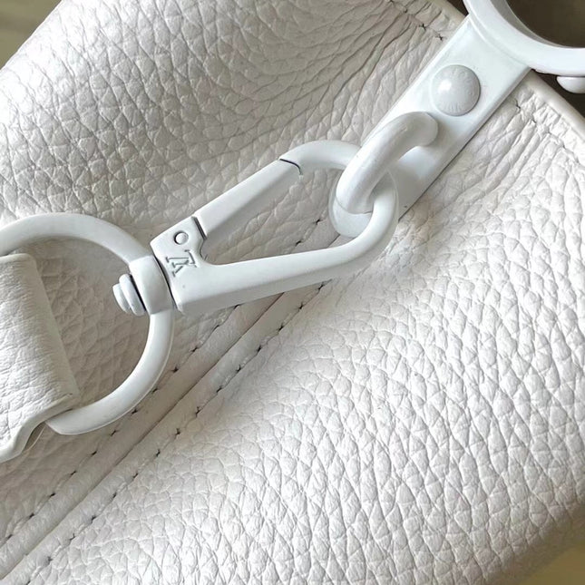 CAPUCINES EAST-WEST MINI 21 IN WHITE TAURILLON