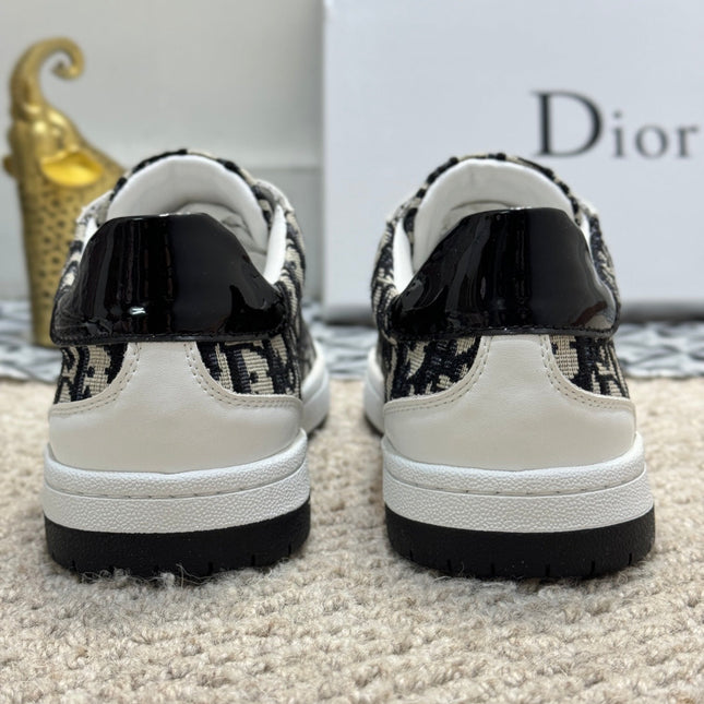 CD CASUAL SNEAKER WHITE AND BLACK CALFSKIN