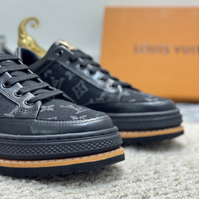 LV TRAINERS IN BLACK CALFSKIN AND JACQUARD