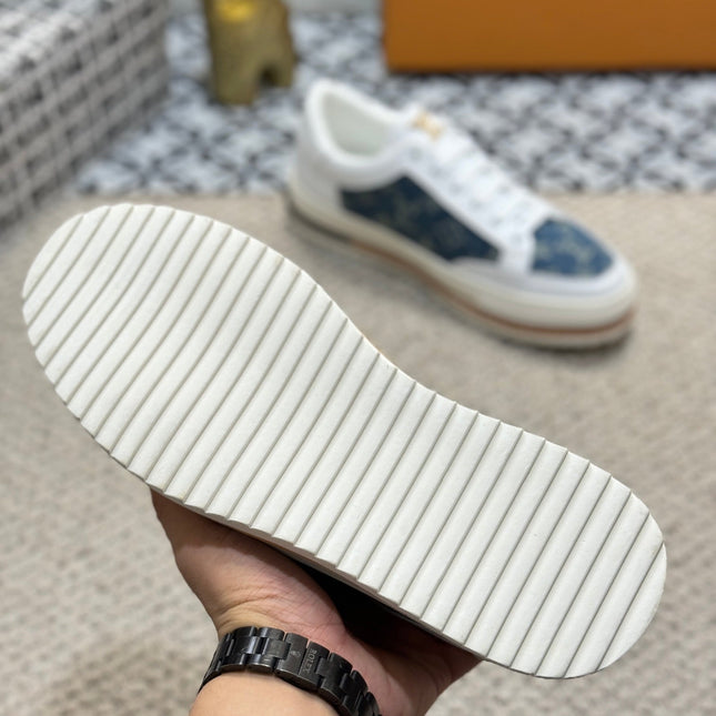 LV TRAINERS IN WHITE CALFSKIN AND BLUE DENIM JACQUARD